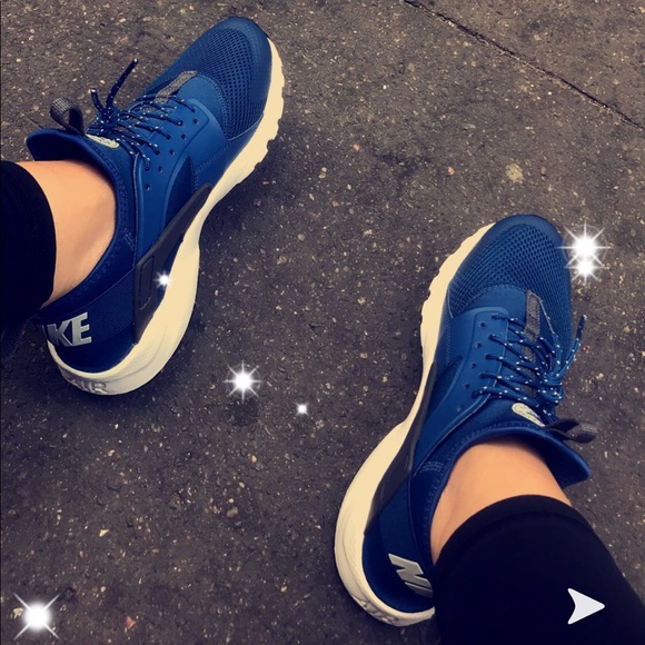 Nike Other - Like new🤩 Nike huarache royal blue